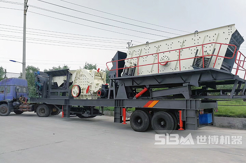 便捷式流動(dòng)破碎機(jī)，三組合移動(dòng)破碎站