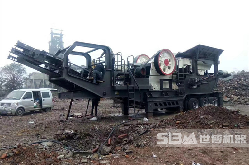 移動(dòng)建筑垃圾破碎機(jī)