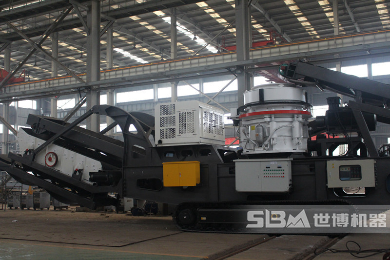 履帶中細碎移動建筑垃圾破碎機