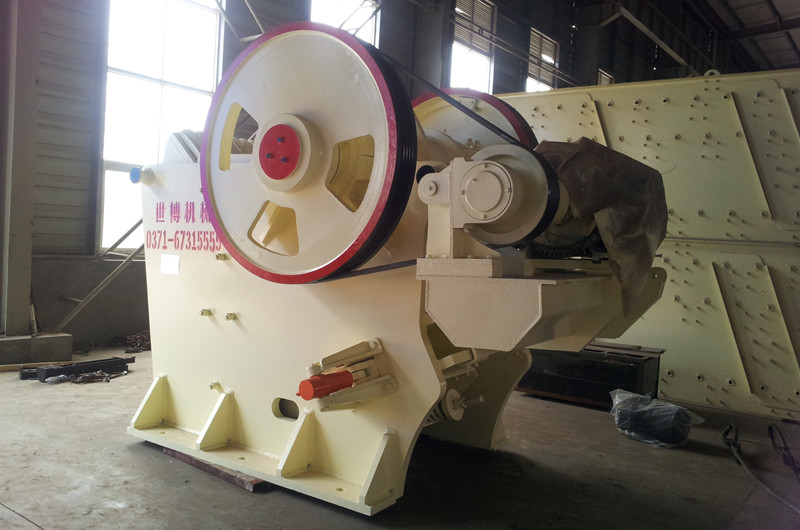 顎式破碎機，破碎河卵石粗碎機