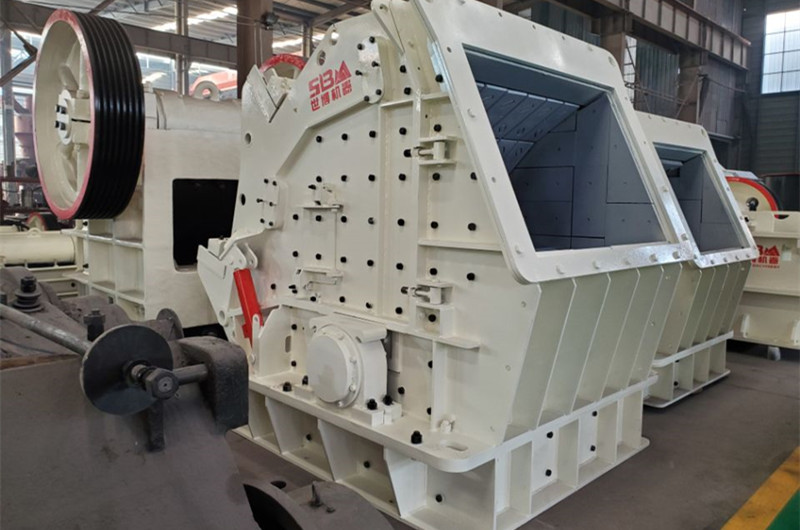 石場(chǎng)反擊粗碎機(jī),大口徑反擊式破碎機(jī)