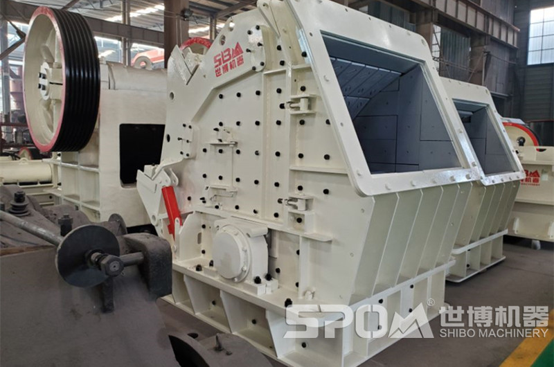 粗料破碎機(jī)大口反擊式破碎機(jī)