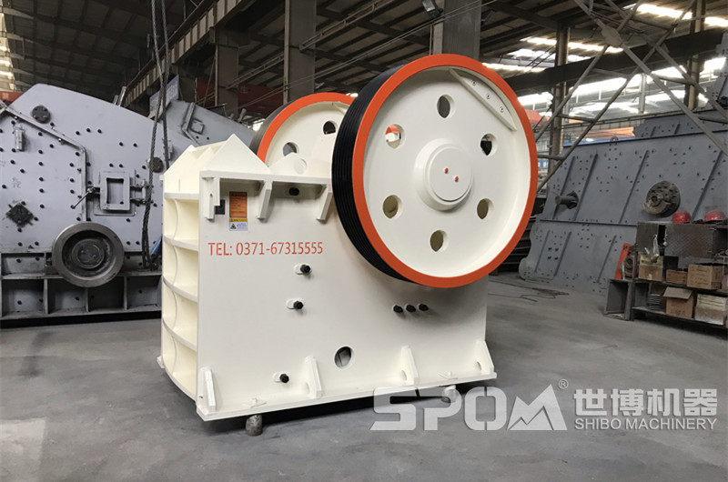 廢舊水泥塊破碎機(jī)，顎式破碎機(jī)