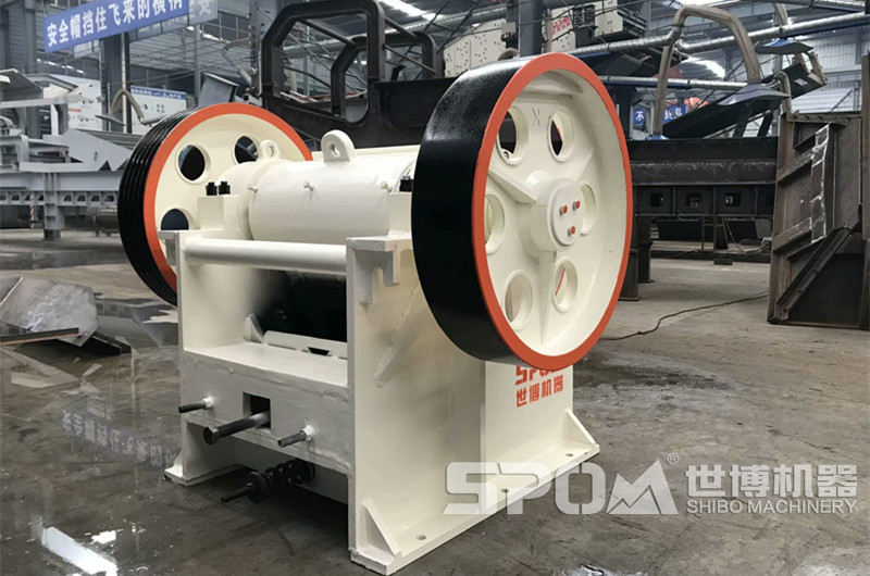 400X600鄂破機(jī)