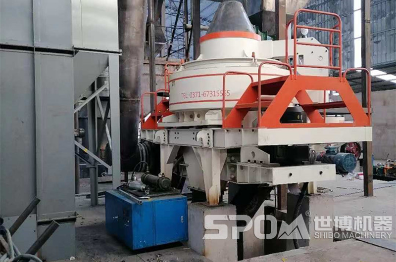 立式?jīng)_擊式破碎機(jī)，破碎制砂機(jī)現(xiàn)場(chǎng)