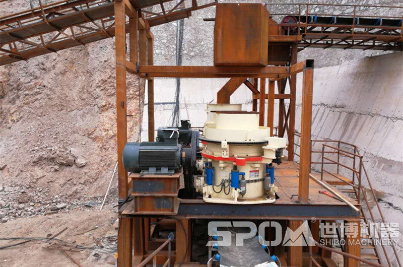 圓錐破碎機，在玄武巖制砂生產(chǎn)線中負責細碎