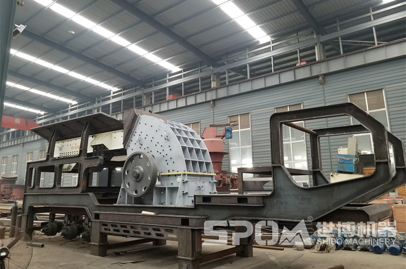 柴油機(jī)錘式打砂機(jī)生產(chǎn)車間，半成品