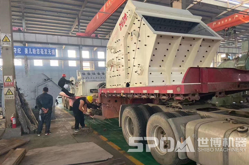 1520反擊破裝車發(fā)貨，機器太大拆分裝車