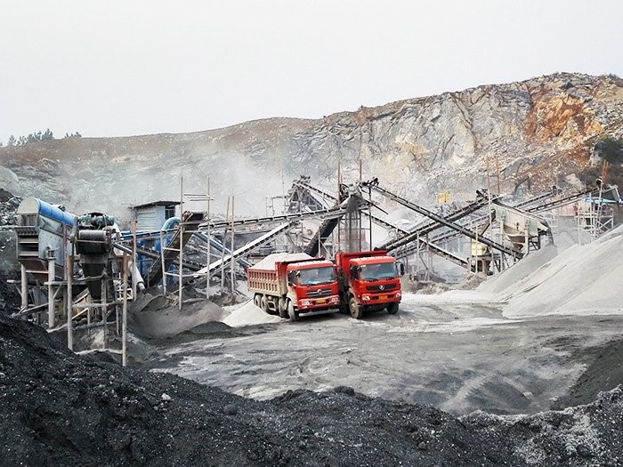 廣東陽春河卵石制砂生產線客戶現(xiàn)場